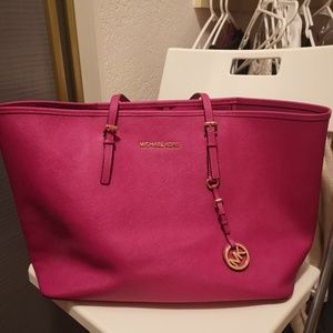 Michael Kors Jet Set Tote